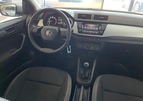 Skoda Fabia cena 49900 przebieg: 121569, rok produkcji 2021 z Frombork małe 466